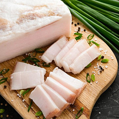 Сало солёное с чесноком, без прослойки, из Беларуси ~ 200 гр.